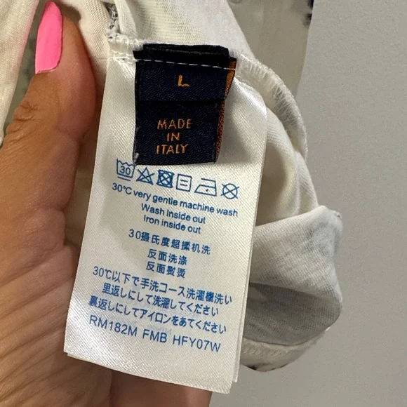 Louis Vuitton Navy and White Patterned Tee - Picture 6 of 12